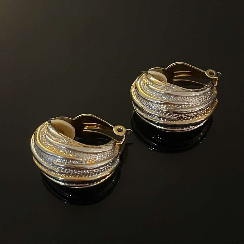✨Stunning Vintage Italy Clip On Ears